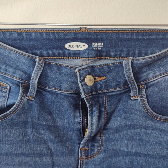 Old Navy Low Rise Skinny Jeans - Picture 4 of 7